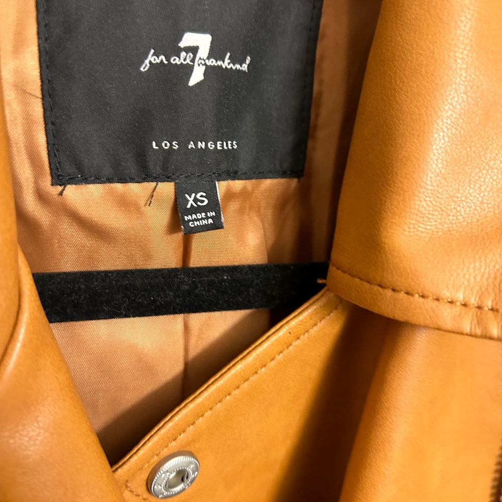 Jacket - Picture 3 of 4